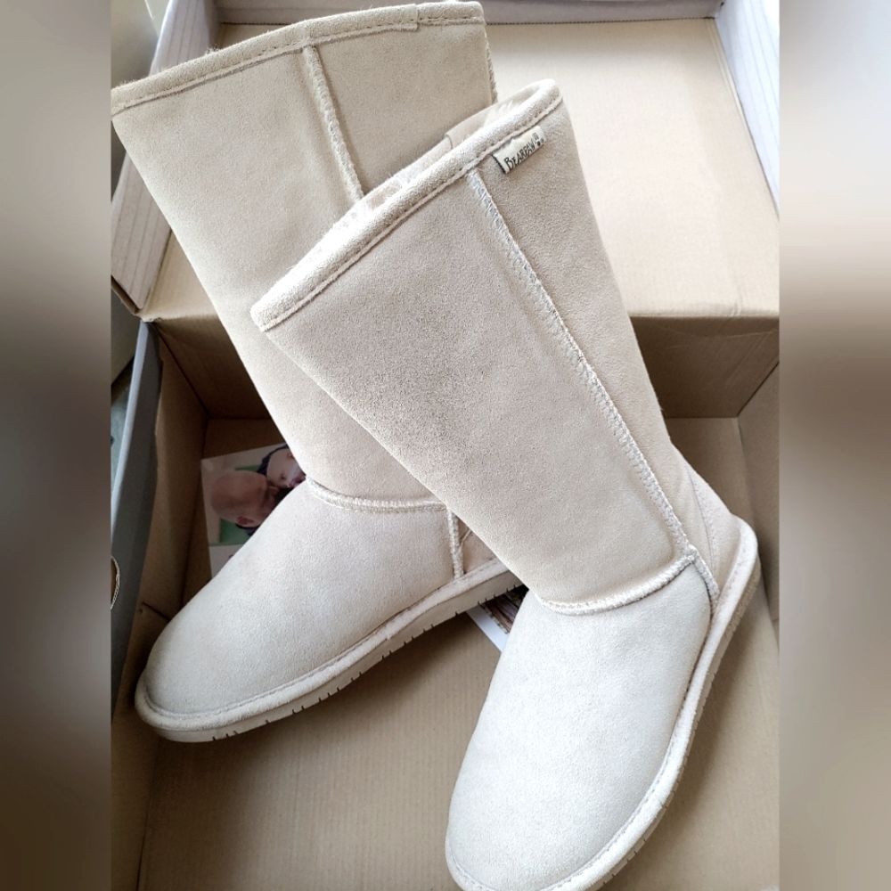 BearPaw Emma suede boots 6.5